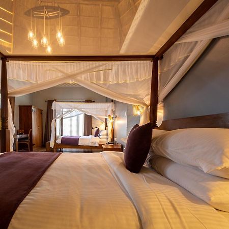 Emburara Farm Lodge Mbarara Екстериор снимка
