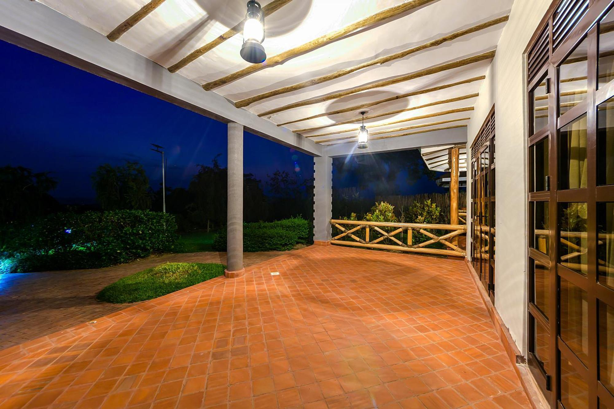 Emburara Farm Lodge Mbarara Екстериор снимка