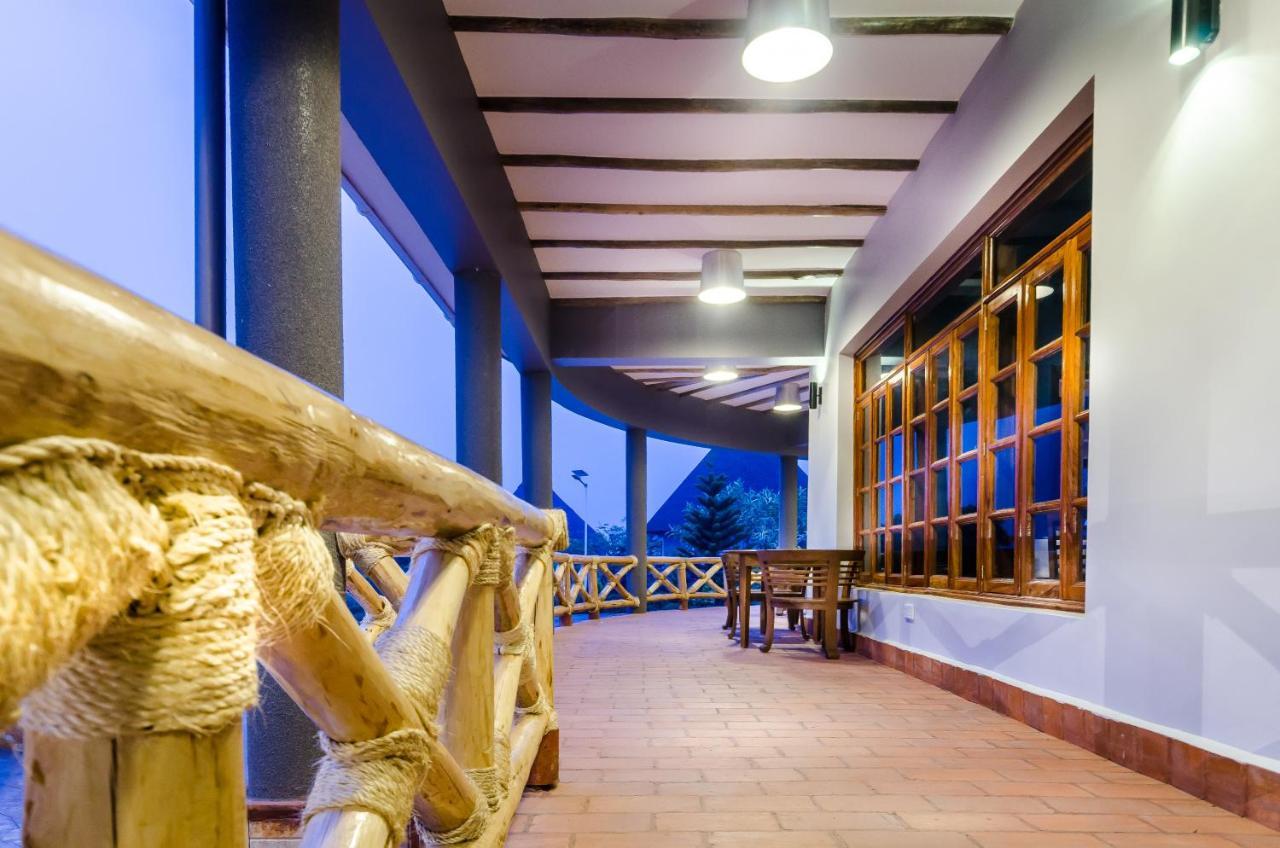 Emburara Farm Lodge Mbarara Екстериор снимка