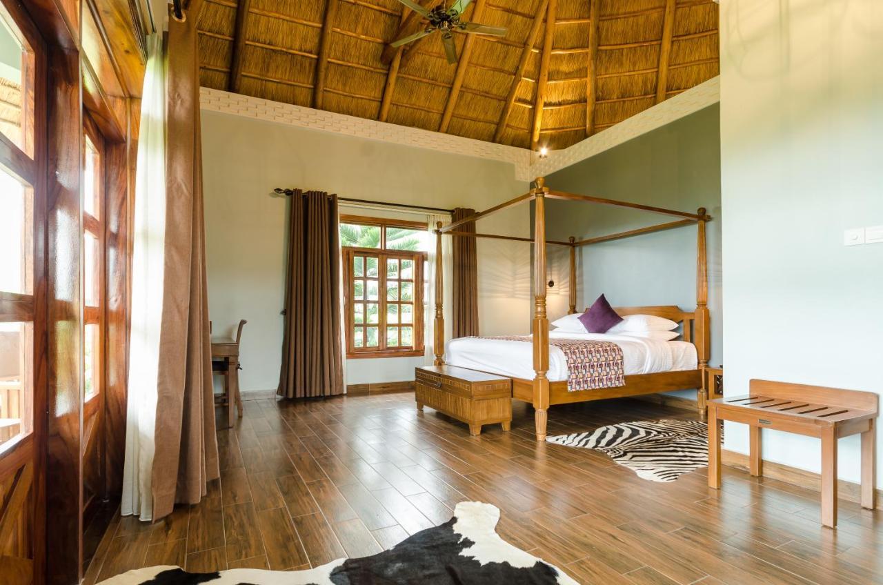 Emburara Farm Lodge Mbarara Екстериор снимка