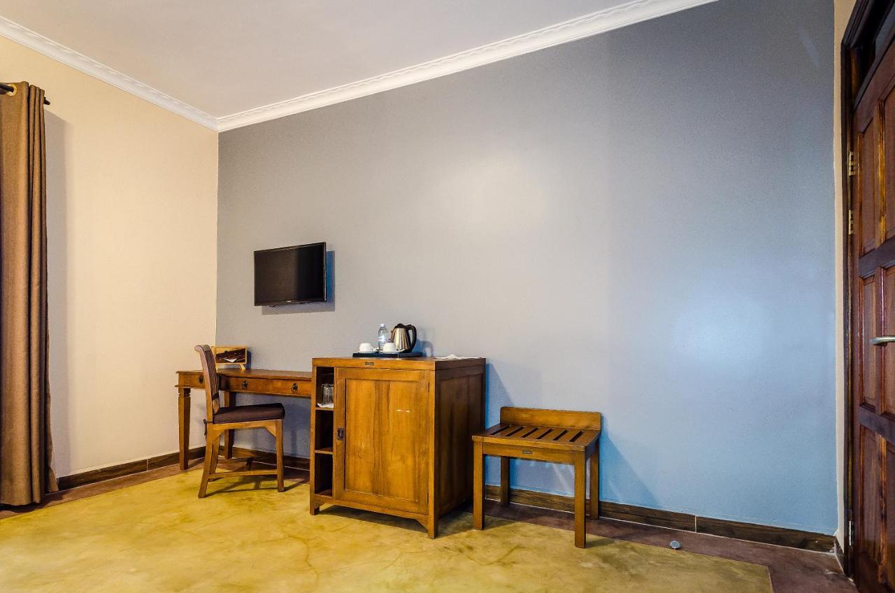 Emburara Farm Lodge Mbarara Екстериор снимка