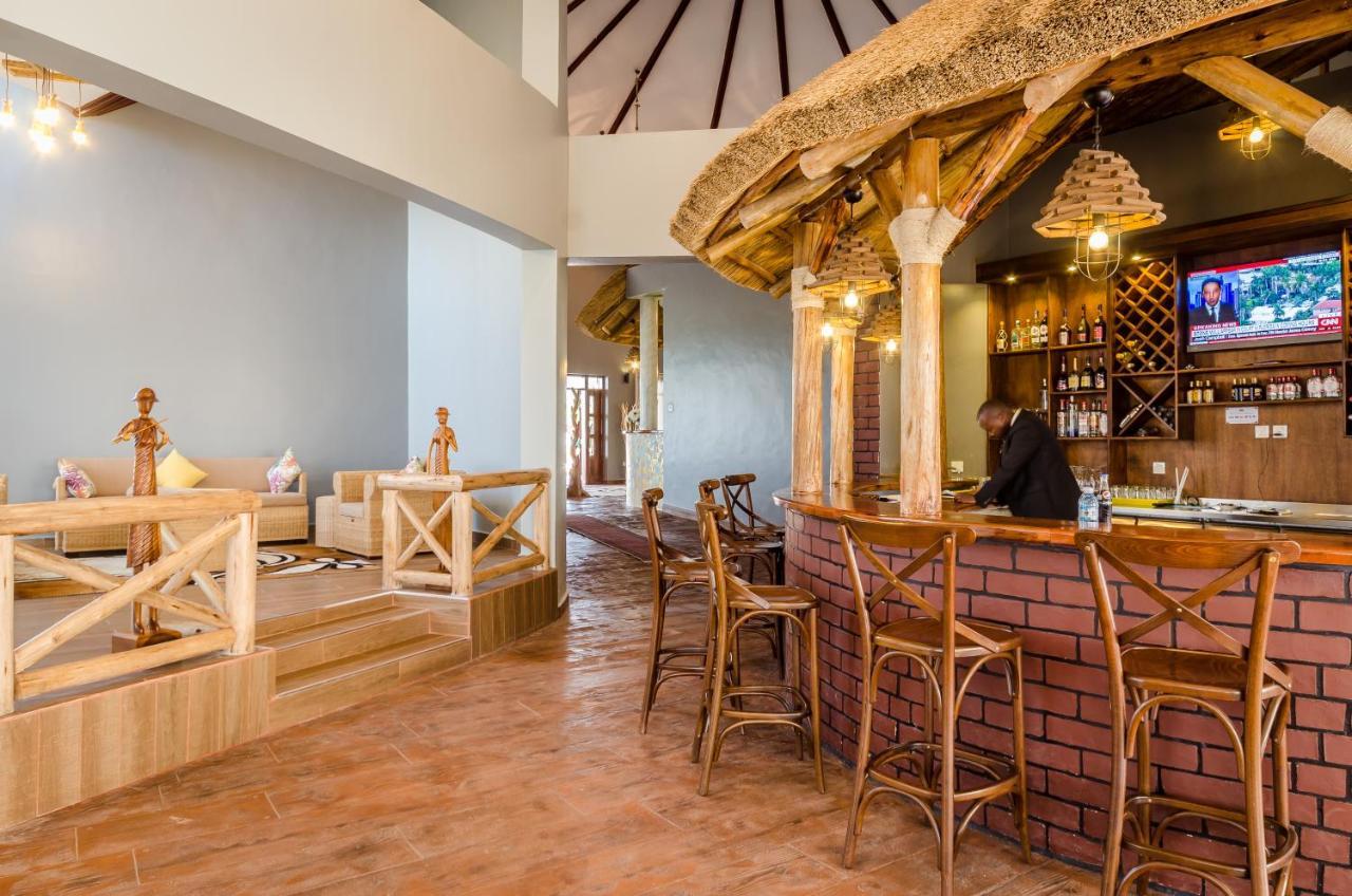Emburara Farm Lodge Mbarara Екстериор снимка