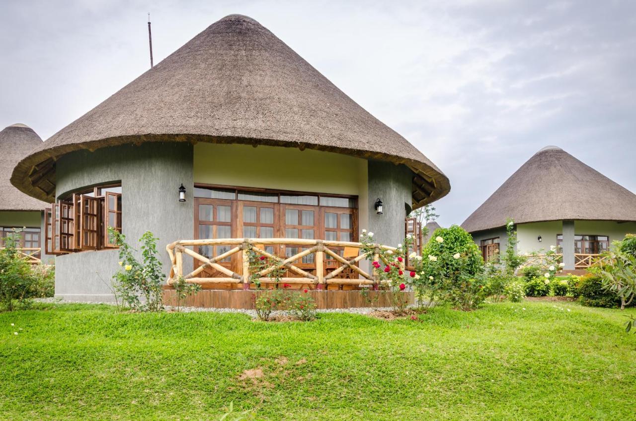 Emburara Farm Lodge Mbarara Екстериор снимка
